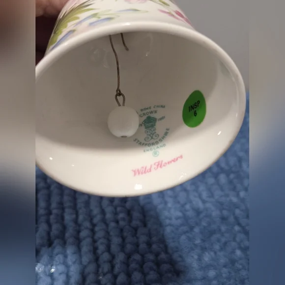 Vintage Bell Fine Bone China Crown Staffordshire Wild Flowers - Picture 3 of 3